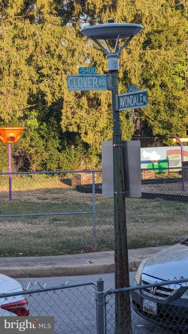 5410 Clover Rd unit 2, Baltimore, MD 21215 - photo 2