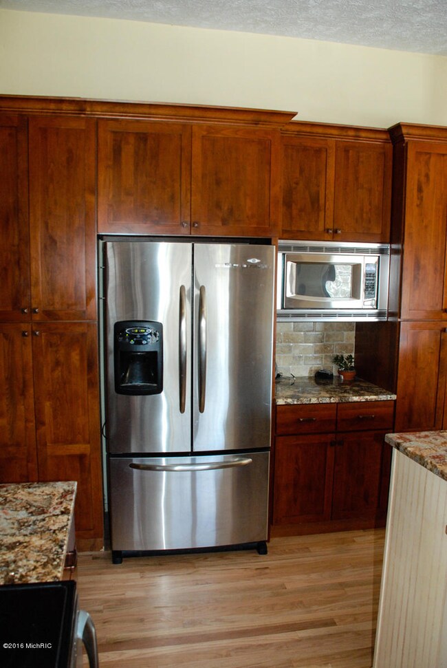 2109 Hunters Run NE unit 23, Ada, MI 49301 - photo 6