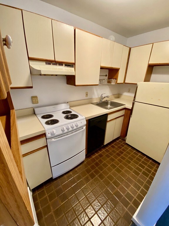 198 Allston St unit 11, Brighton, MA 02135 - photo 5