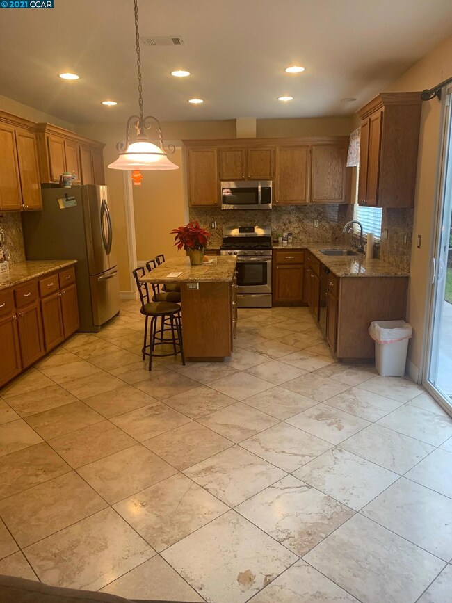 1925 Kern Mountain Way, Antioch, CA 94531 - photo 5