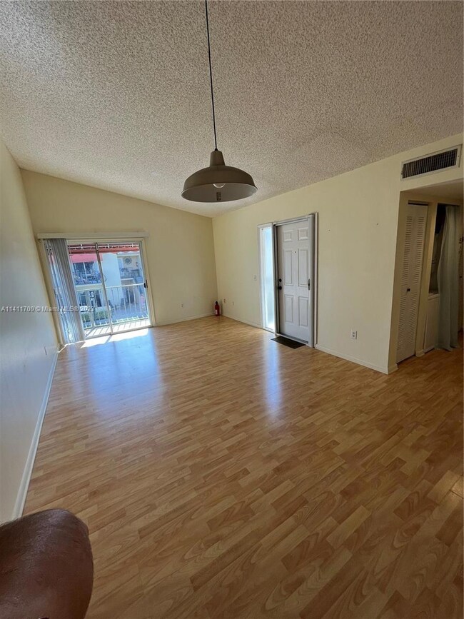 147 Waterside Dr, Hypoluxo, FL 33462 - photo 4