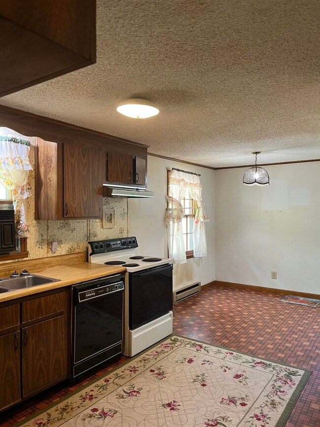 10406 State Route 10, Branchland, WV 25506 - photo 4