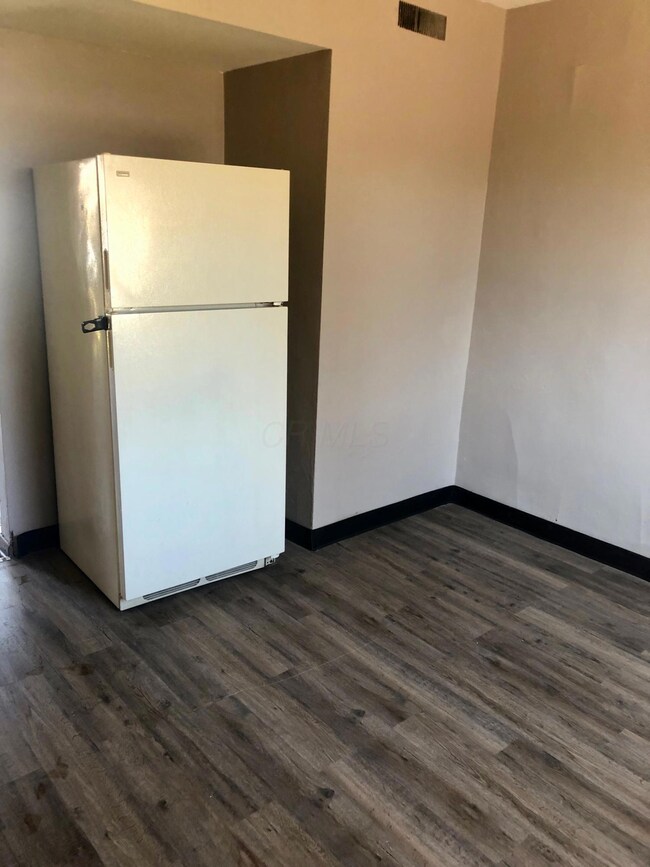 Yale Kitchen 2