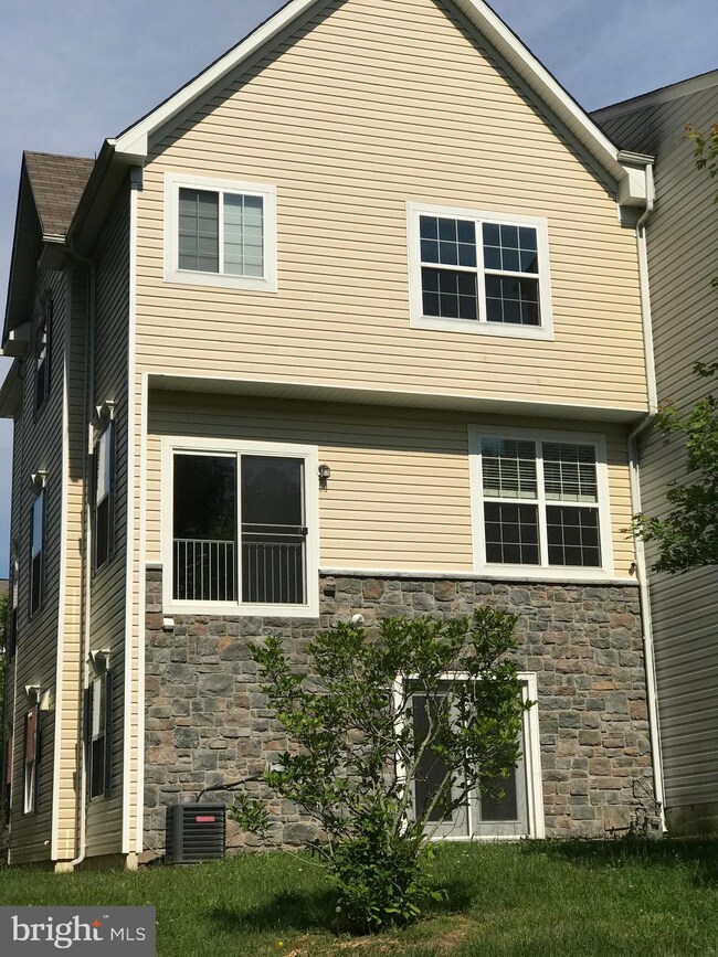 112 Thomasson Ct, Capitol Heights, MD 20743 - photo 3