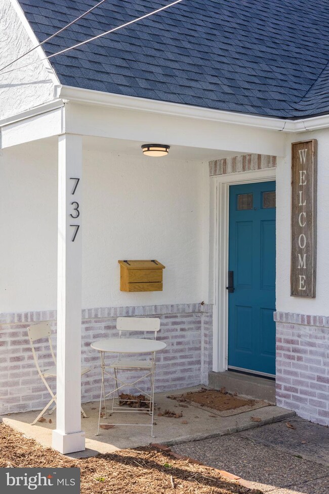 737 Amosland Rd, Morton, PA 19070 - photo 5