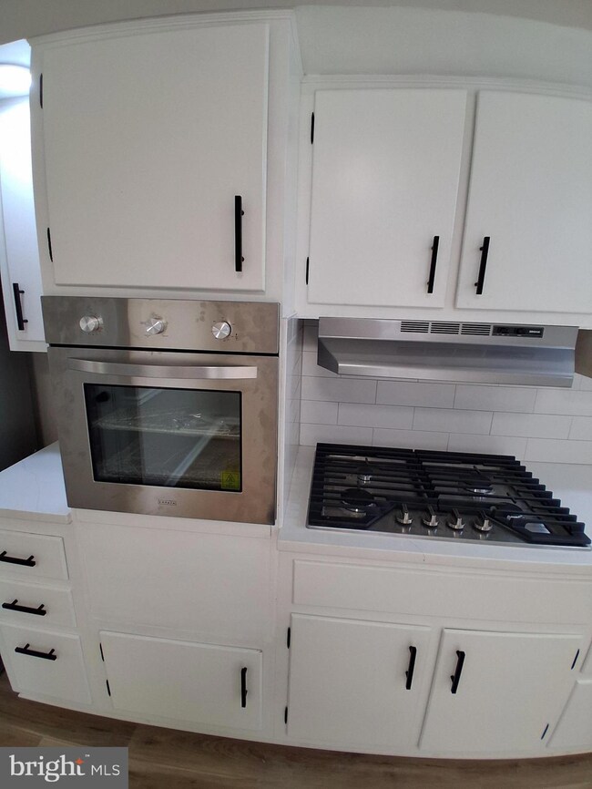 235 W Elm St, Reading, PA 19607 - photo 5