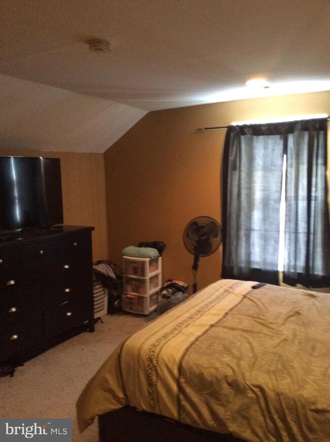 435 Crotzer Ave, Folcroft, PA 19032 - photo 6