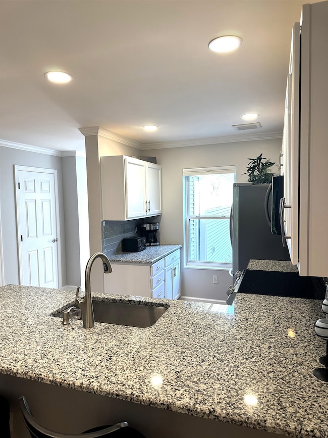 221 Juniper Dr, South Burlington, VT 05403 - photo 3