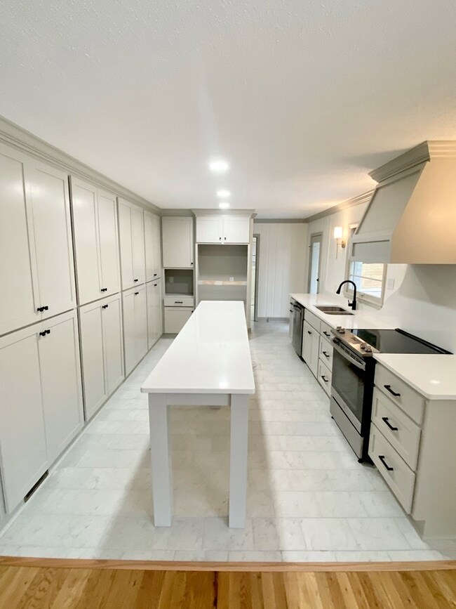 1612 Haisten Dr, Dothan, AL 36301 - photo 2