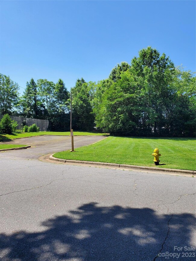 000 Dorset St, Statesville, NC 28677 - photo 3