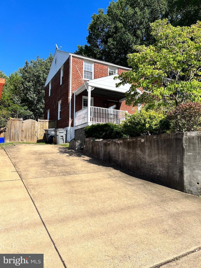 5843 Edgehill Dr, Alexandria, VA 22303 - photo 2