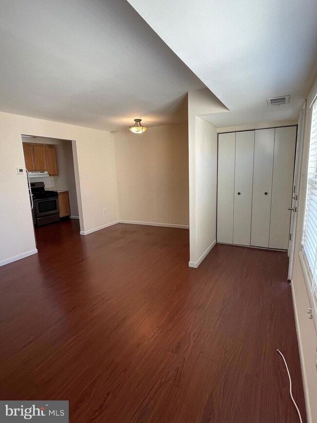 9220 Bridle Path Ln unit K, Laurel, MD 20723 - photo 6