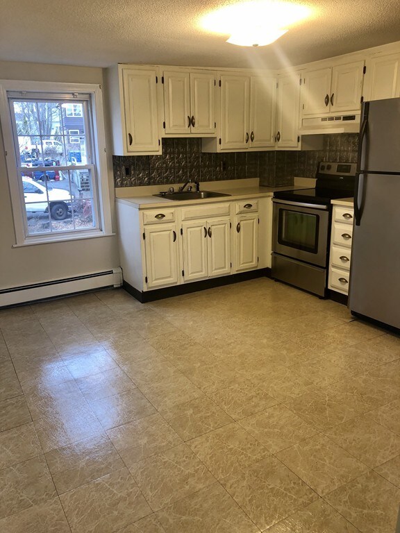 10 Crescent St unit 2, Wakefield, MA 01880 - photo 2