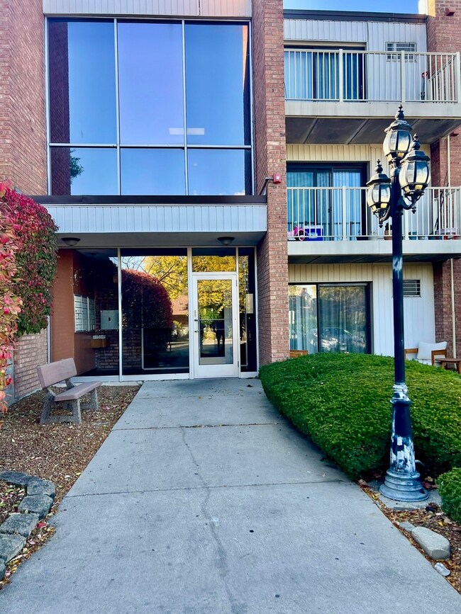 Windridge Court Condo unit 218, Addison, IL 60101 - photo 4