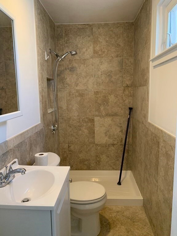 13 Hudson St unit 13 R, Woburn, MA 01801 - photo 7