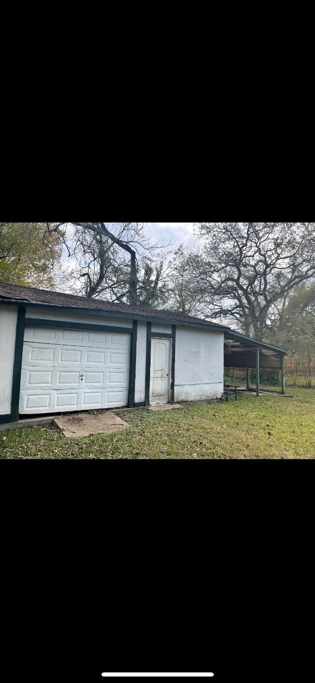 8430 Lanewood Dr, Houston, TX 77016 - photo 3
