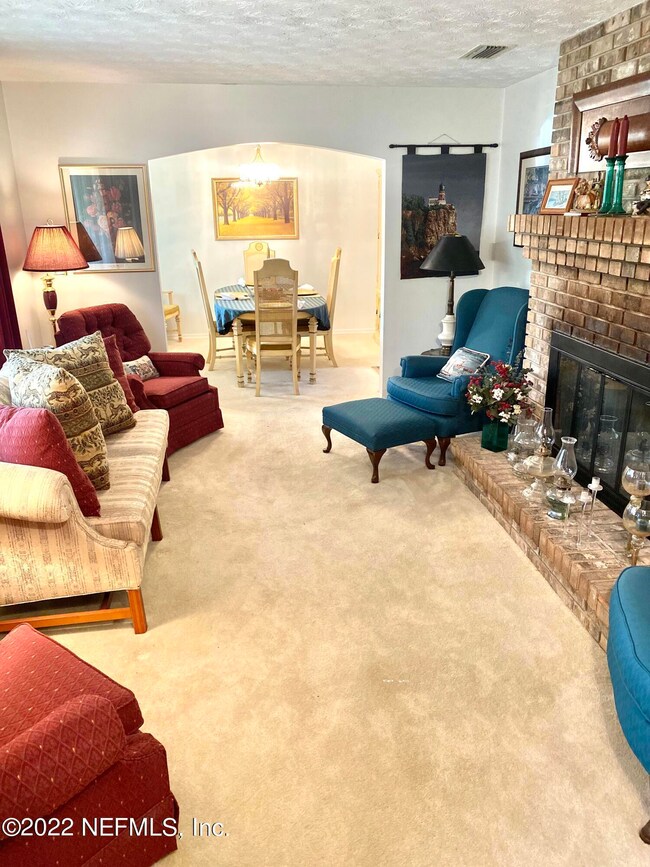 4703 Tara Woods Dr E, Jacksonville, FL 32210 - photo 4