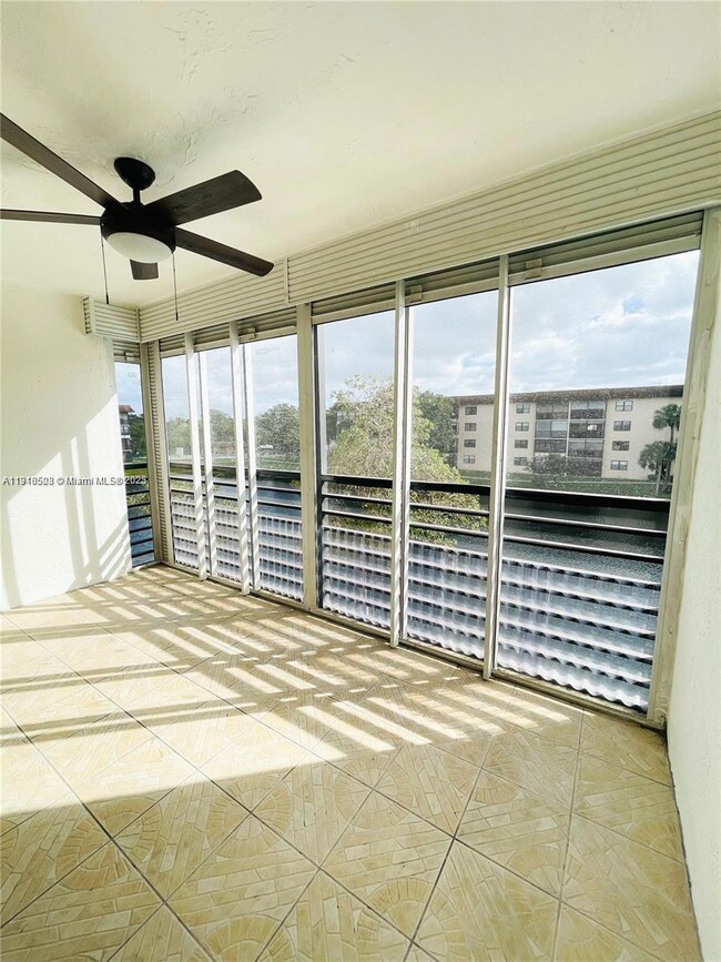 4940 E Sabal Palm Blvd unit 302, Tamarac, FL 33319 - photo 4