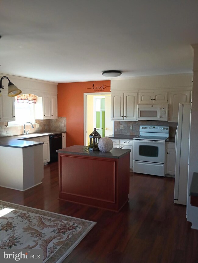 530 N Shirk Rd, New Holland, PA 17557 - photo 6