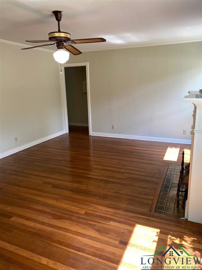 427 Glover Dr, Longview, TX 75601 - photo 4