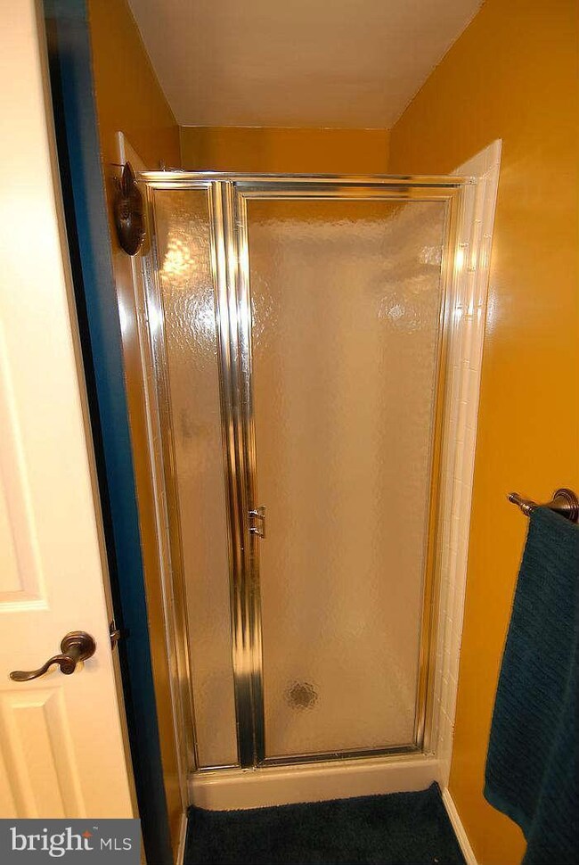 13904 Baton Rouge Ct, Centreville, VA 20121 - photo 7