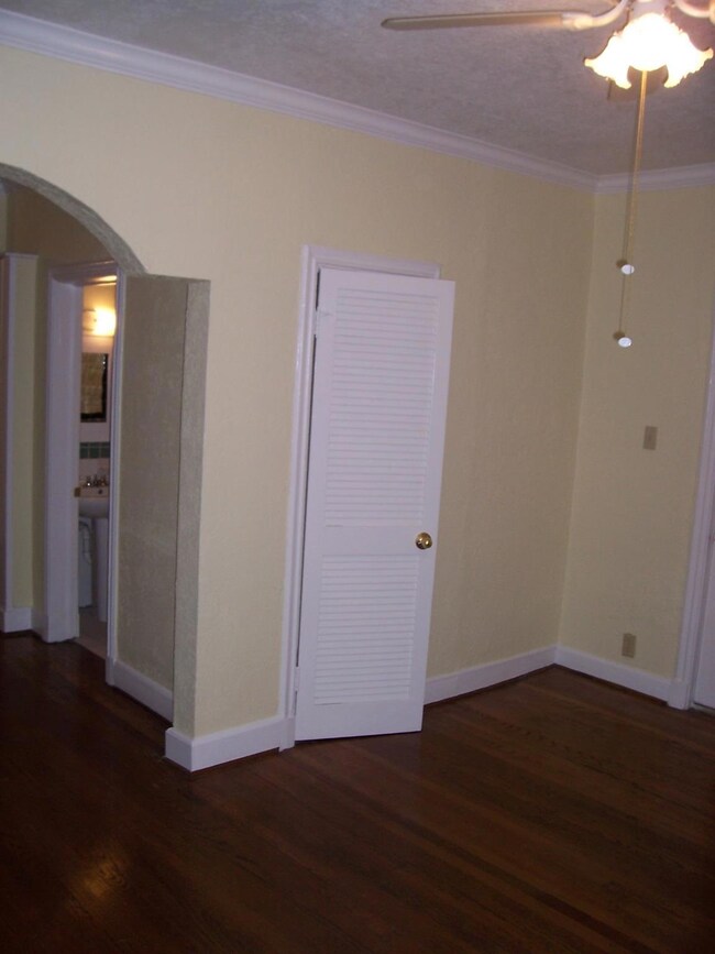 5749 Vickery Blvd unit 8, Dallas, TX 75206 - photo 3