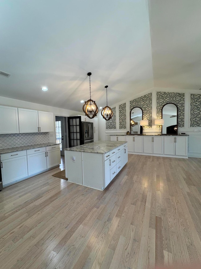 1369 Timberlake Dr, Lynchburg, VA 24502 - photo 3