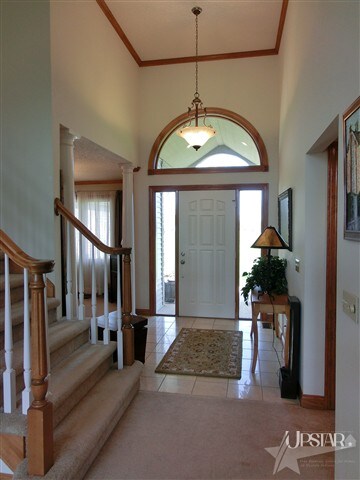 A Great large tiled foyer