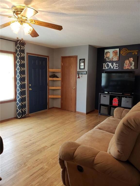 7008 SW 14th St, Des Moines, IA 50315 - photo 2