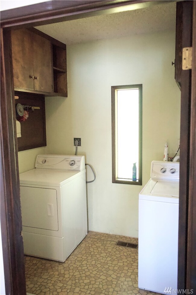 1820 Carl St NE, East Wenatchee, WA 98802 - photo 6