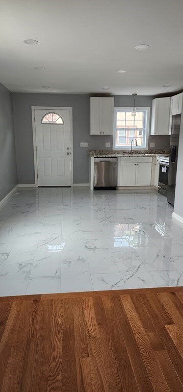 73 Commonwealth Ave unit 1, Springfield, MA 01108 - photo 3