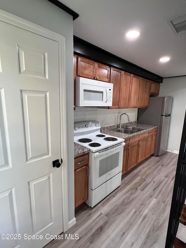 3318 Overlook Dr NE unit 61, Palm Bay, FL 32905 - photo 2