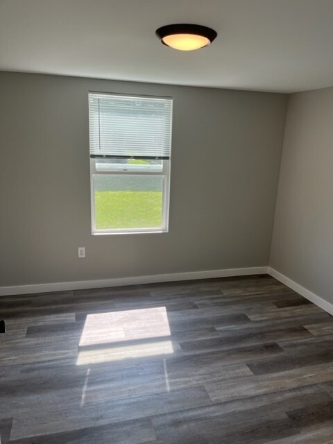 406 Franklin St, Edinburgh, IN 46124 - photo 5