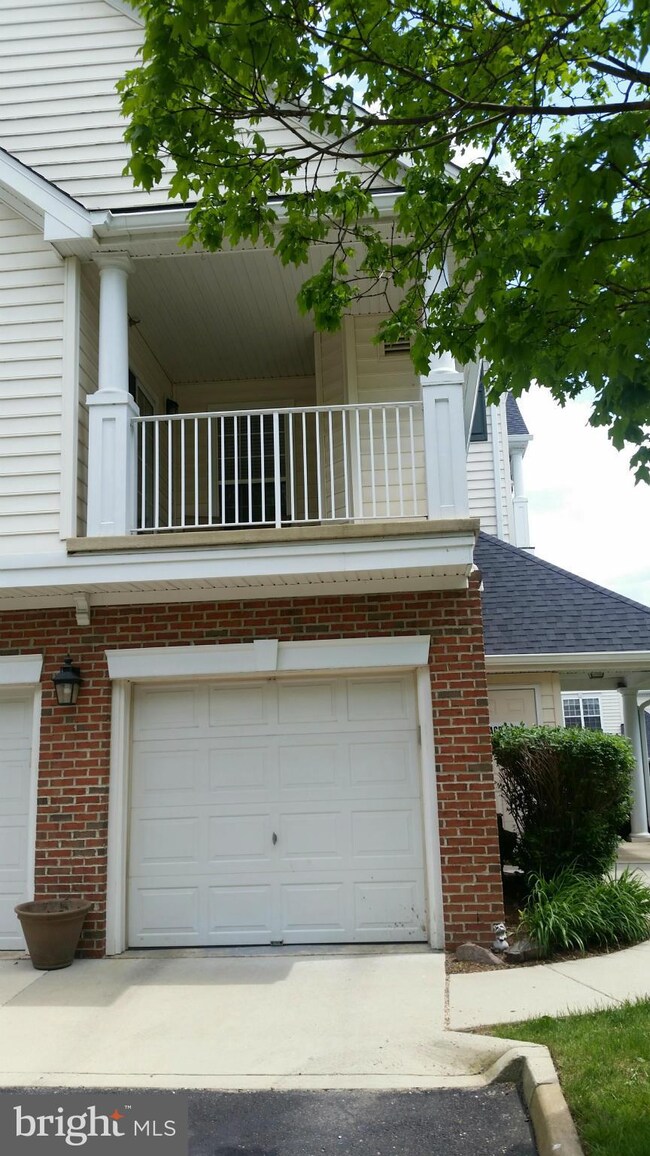 25272 Riffleford Square unit 205, Chantilly, VA 20152 - photo 2