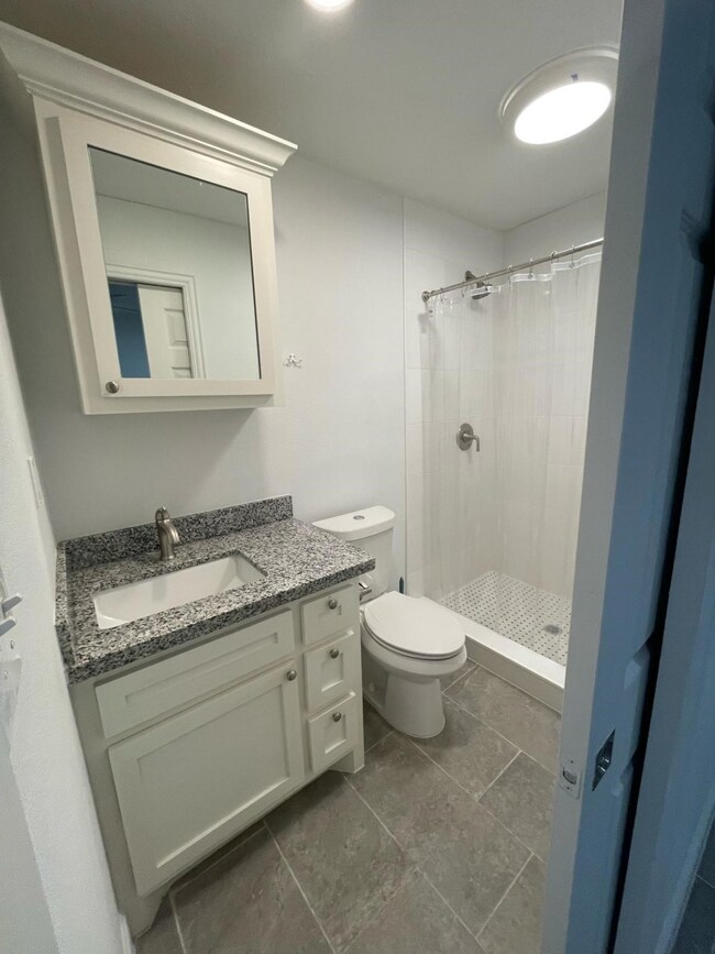 7410 Ilex St unit C, Houston, TX 77012 - photo 7