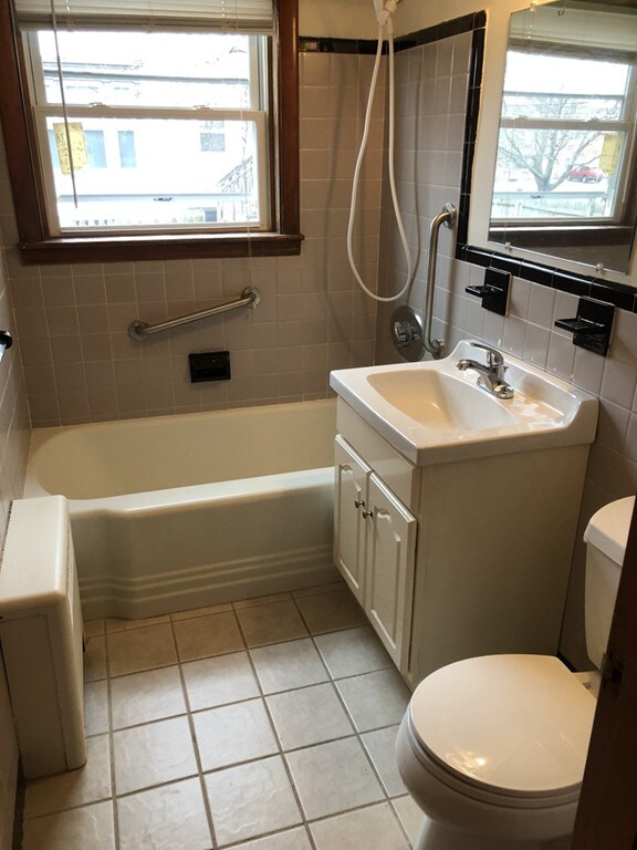 4 Berry St unit 1, Danvers, MA 01923 - photo 2