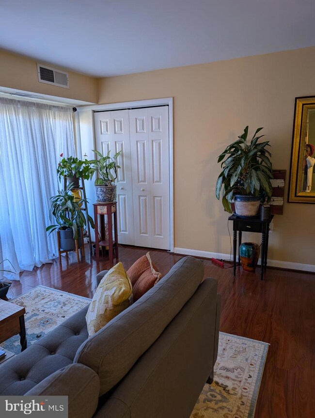 10722 West Dr unit 302, Fairfax, VA 22030 - photo 7