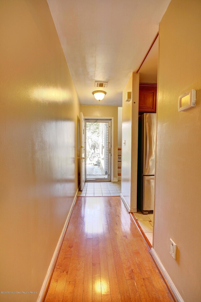 JUNI2645_6_7