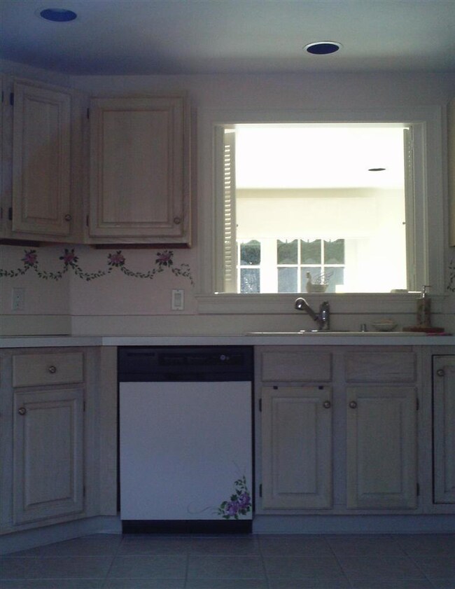 6 Elizabeth Cir, Mashpee, MA 02649 - photo 5