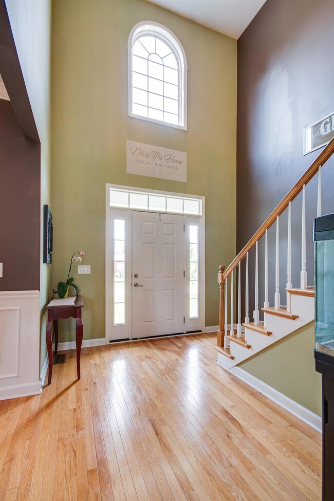 Grand 2 story foyer ... ready to welcome you!