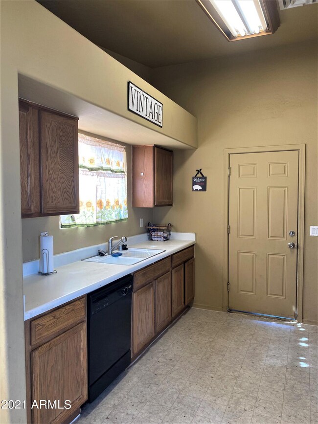 QUAIL _Kitchen