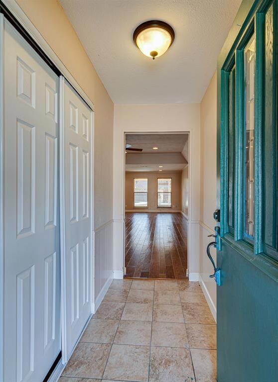 121 Shady Lake Ct, Hurst, TX 76054 - photo 6