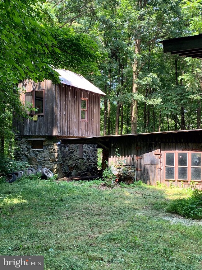 42 Malsnee Rd, Reinholds, PA 17569 - photo 2