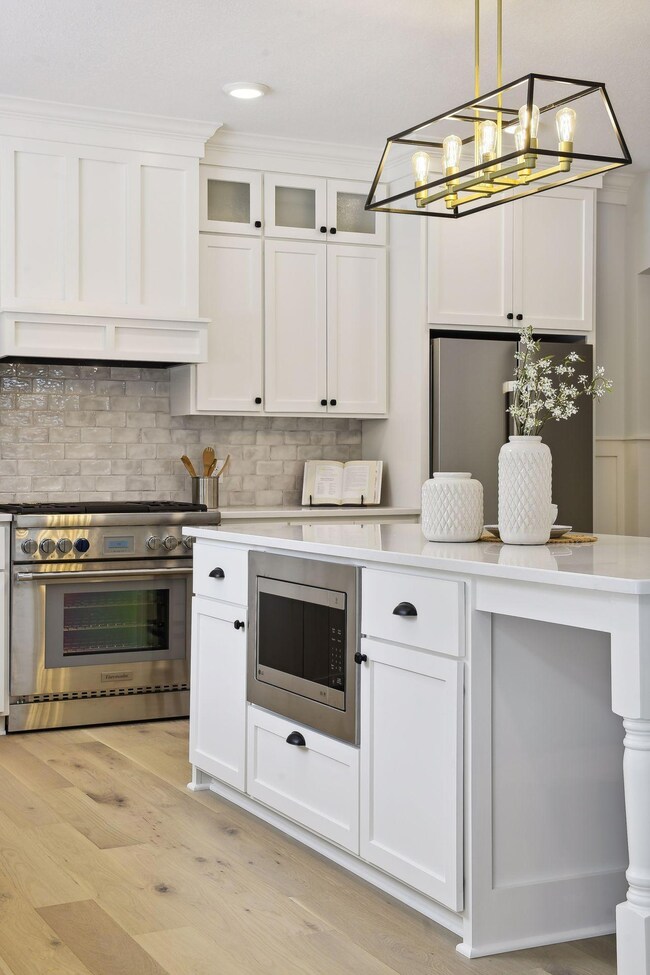 17595 Bridgewater Cir, Minnetonka, MN 55345 - photo 6