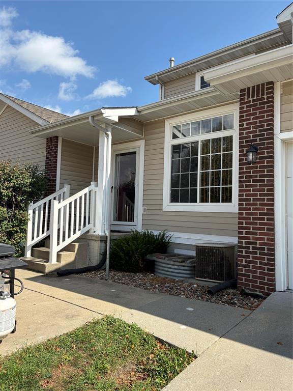 5482 Longview Ct unit 6, Johnston, IA 50131 - photo 2