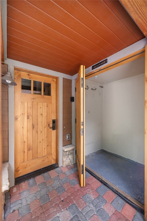 Exclusive use of ski and board locker by the front