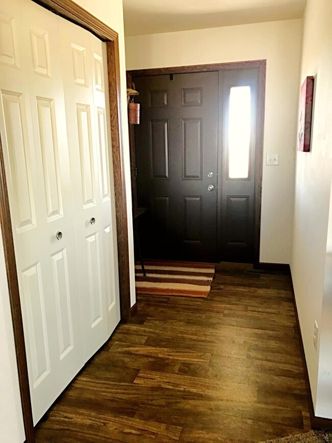 14706 Baxter St, Williston, ND 58801 - photo 4