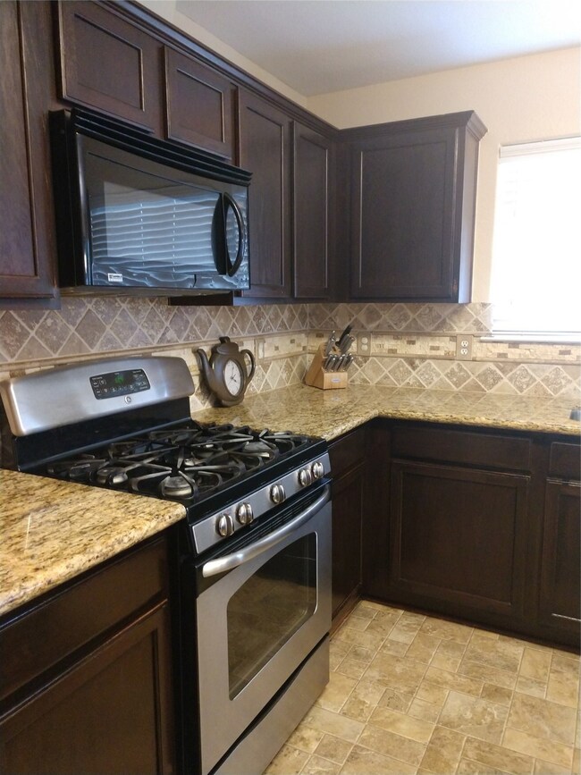 10314 Dalehurst Ct, Houston, TX 77075 - photo 5