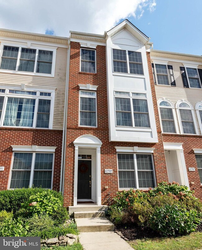 42589 Homefront Terrace, Chantilly, VA 20152 - photo 3