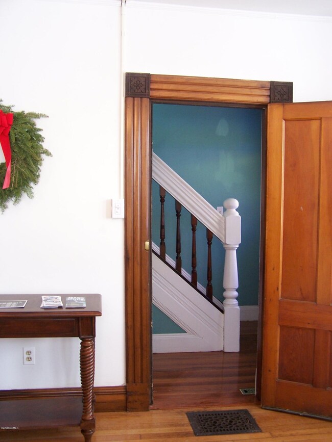 GF Entry to Hall
